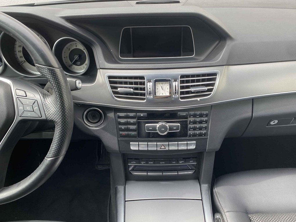 Mercedes-Benz Třída E 2.2 CDi  E200