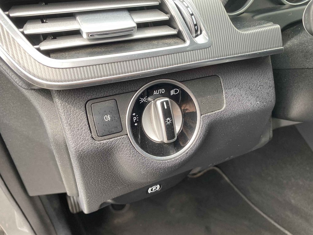 Mercedes-Benz Třída E 2.2 CDi  E200