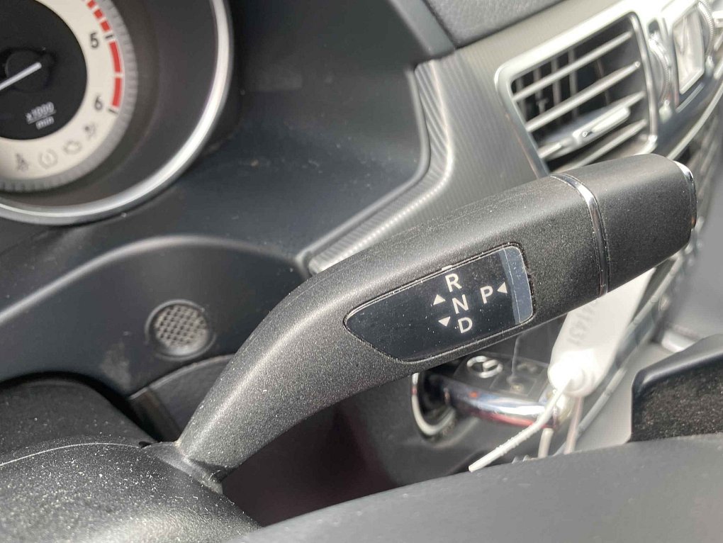 Mercedes-Benz Třída E 2.2 CDi  E200