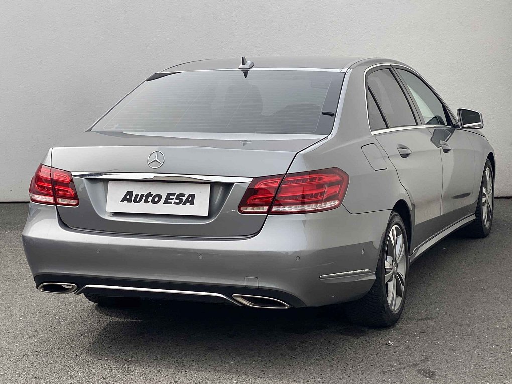 Mercedes-Benz Třída E 2.2 CDi  E200