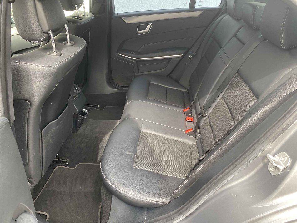 Mercedes-Benz Třída E 2.2 CDi  E200