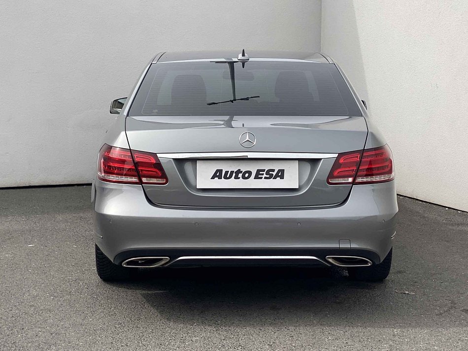 Mercedes-Benz Třída E 2.2 CDi  E200
