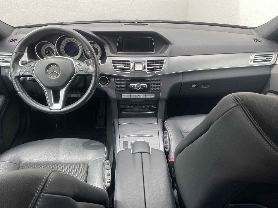 Mercedes-Benz Třída E 2.2 CDi  E200