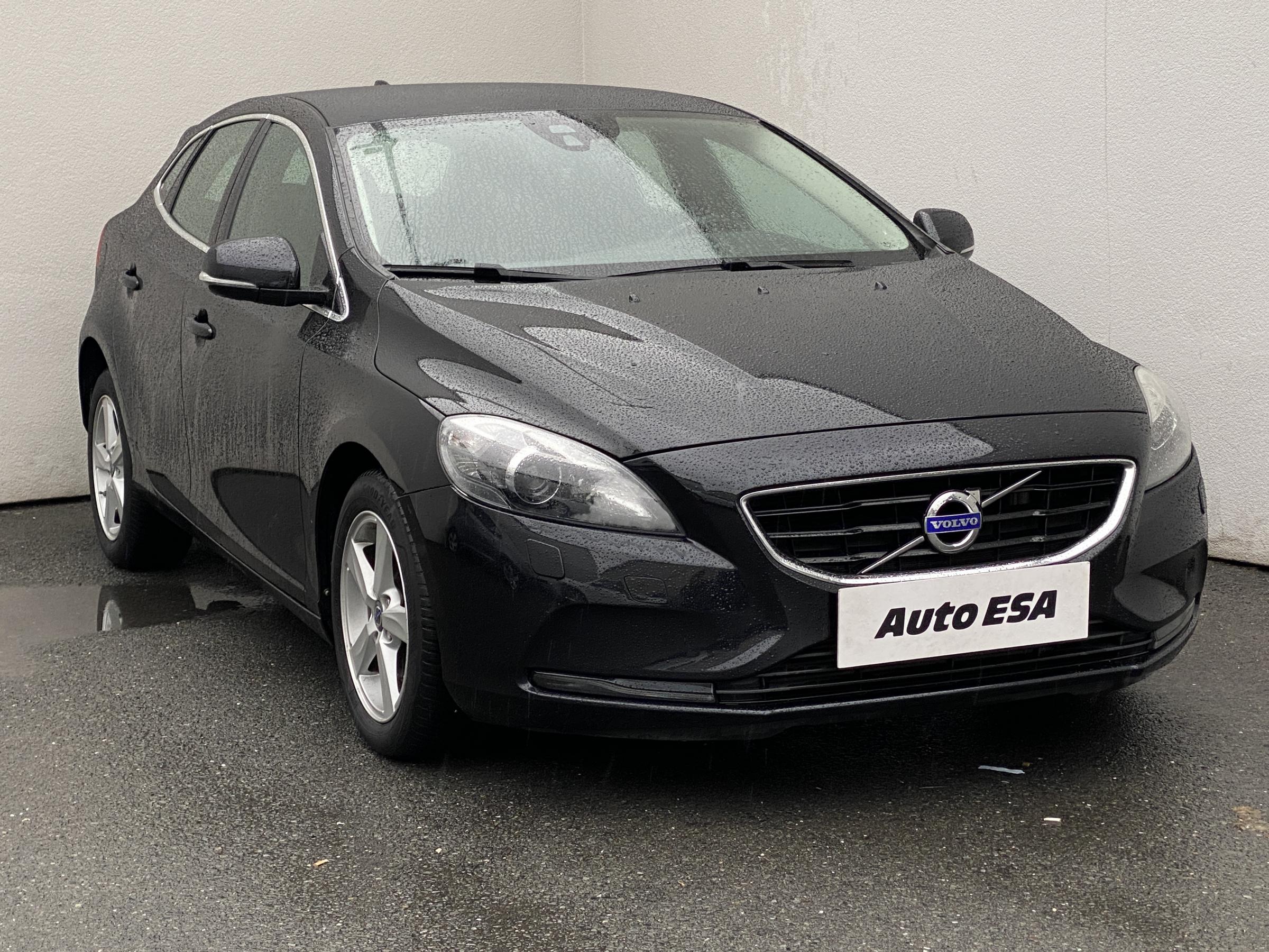 Volvo V40, 2014