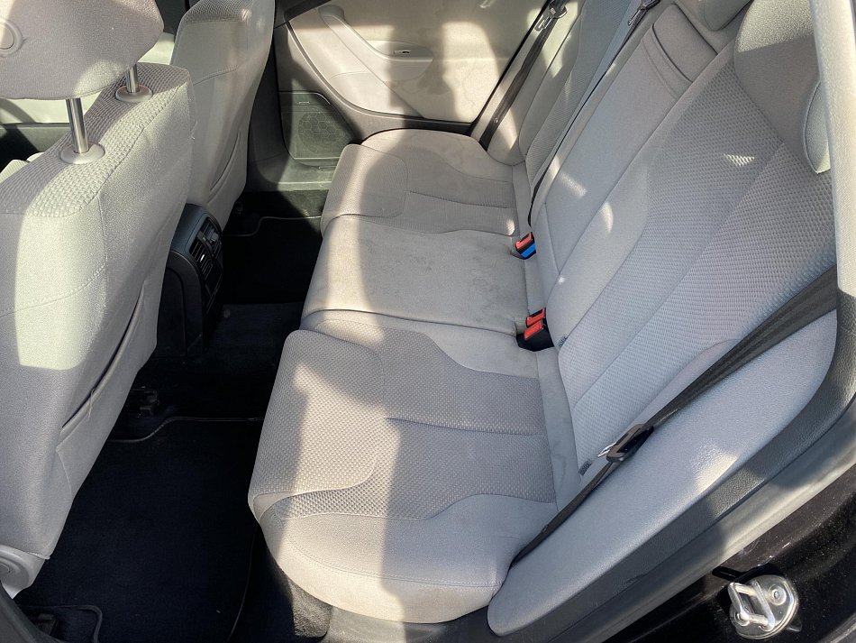 Volkswagen Passat 1.6 i  Variant