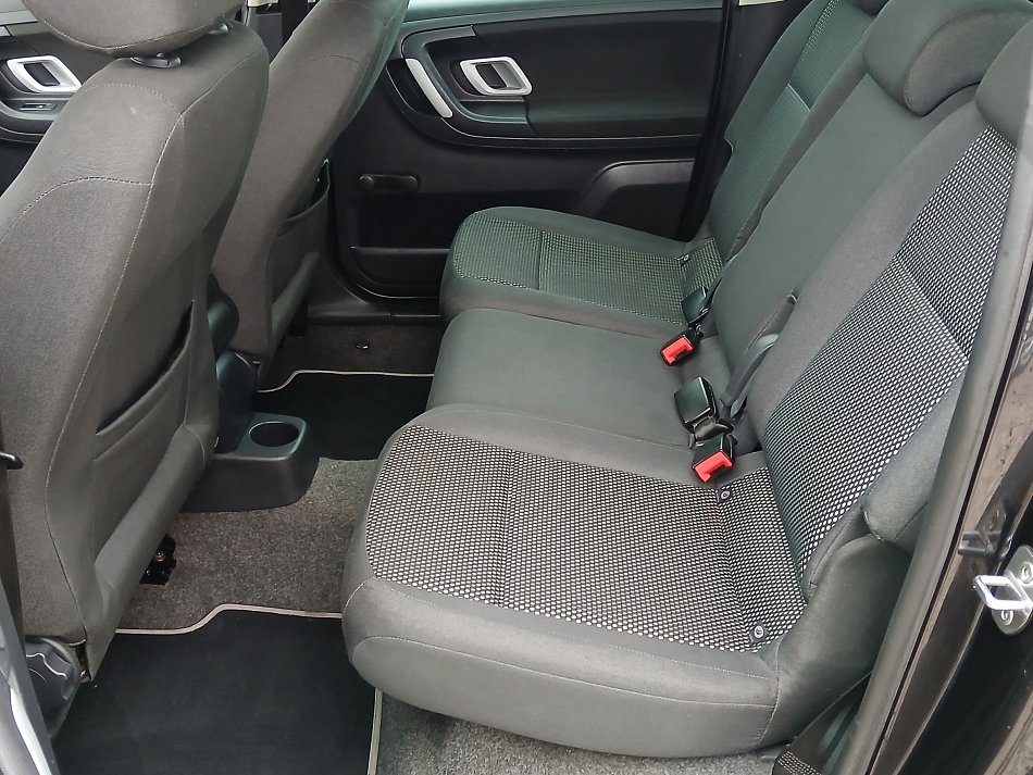 Škoda Roomster 1.4 i Scout
