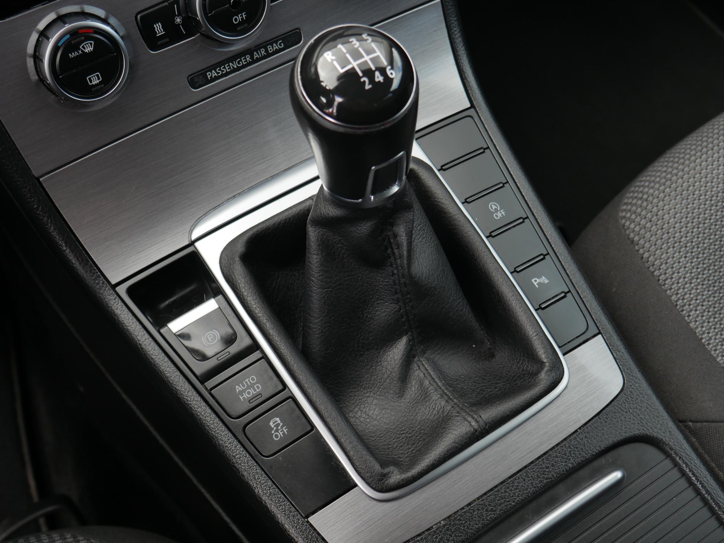 Volkswagen Passat, 2014 - pohled č. 12