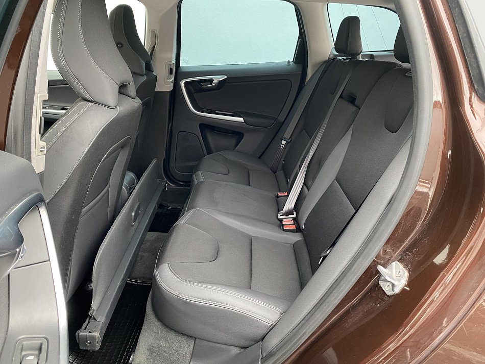 Volvo XC60 2.4 D4 Momentum AWD