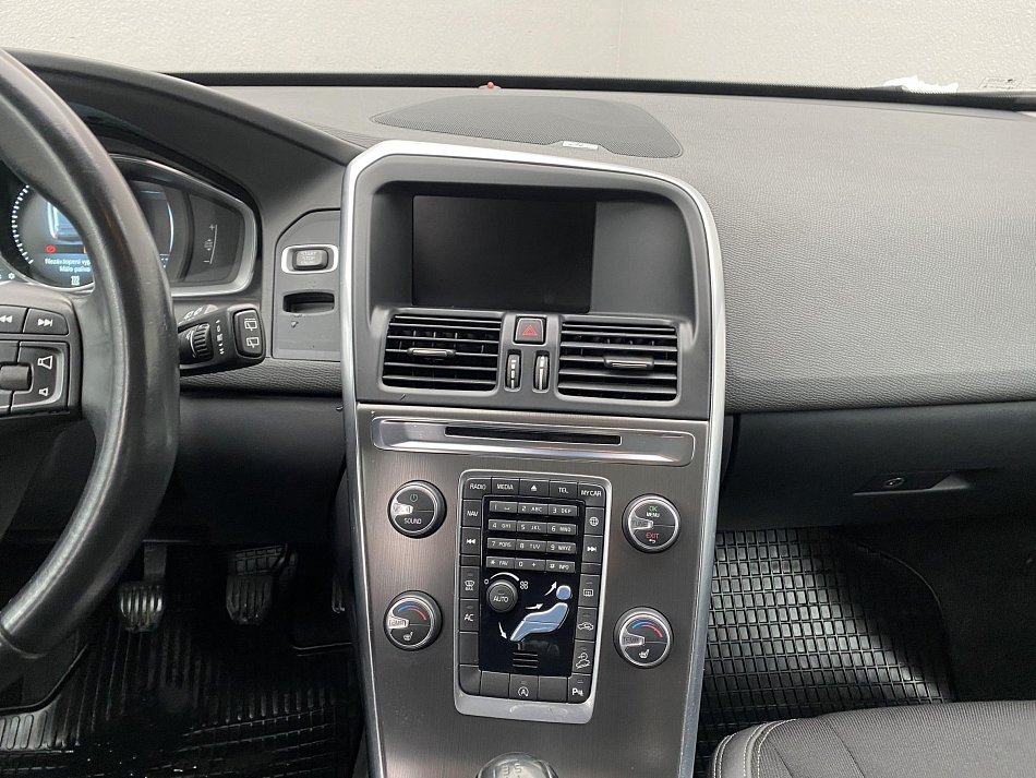 Volvo XC60 2.4 D4 Momentum AWD