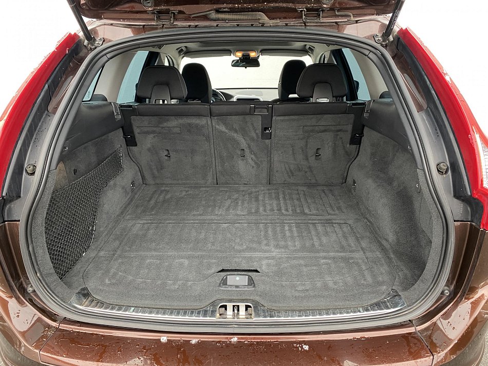 Volvo XC60 2.4 D4 Momentum AWD