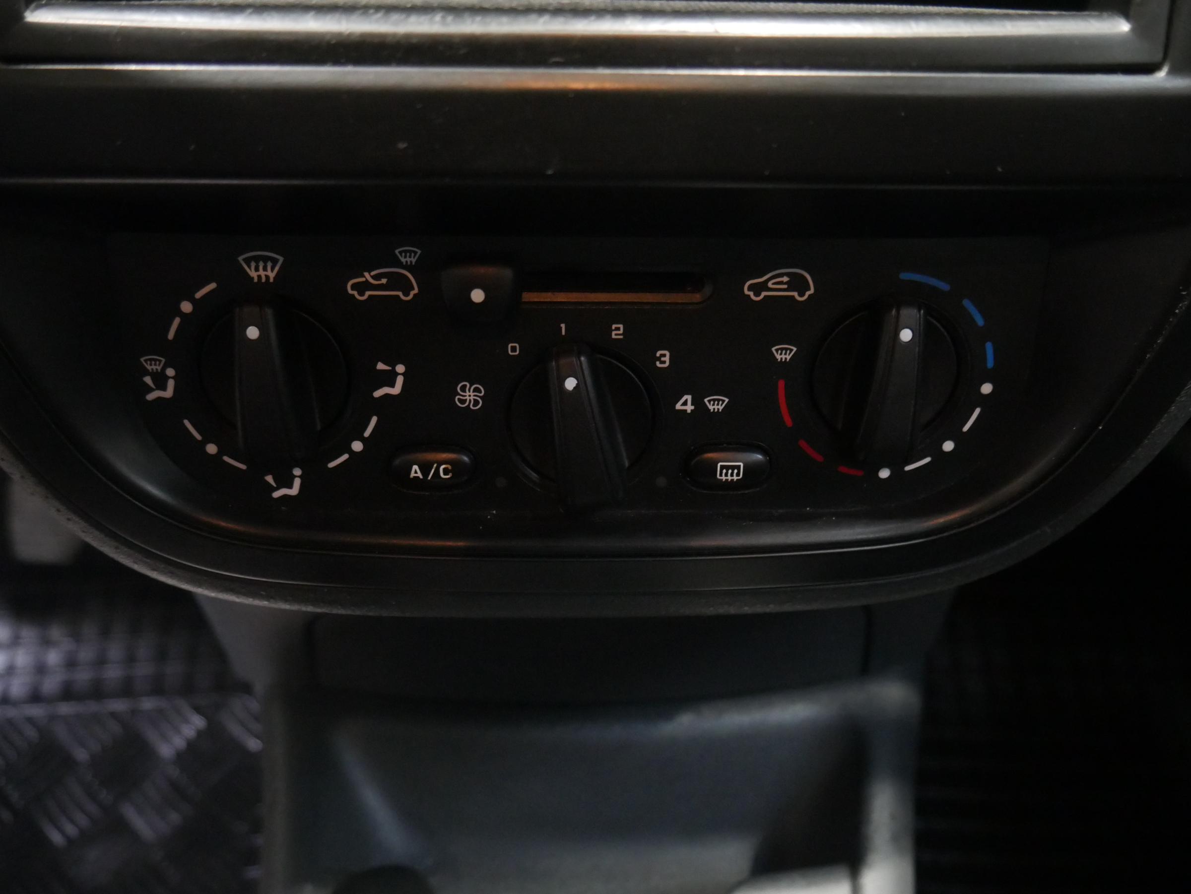 Citroën C3, 2008 - pohled č. 14