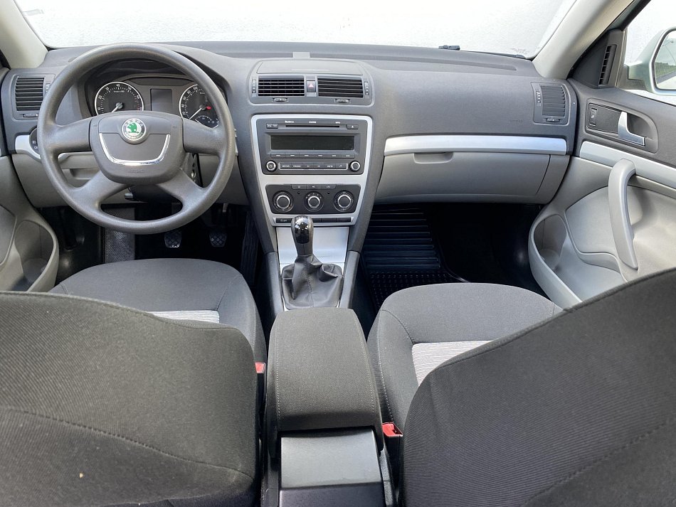 Škoda Octavia II 1.6 MPi Ambition