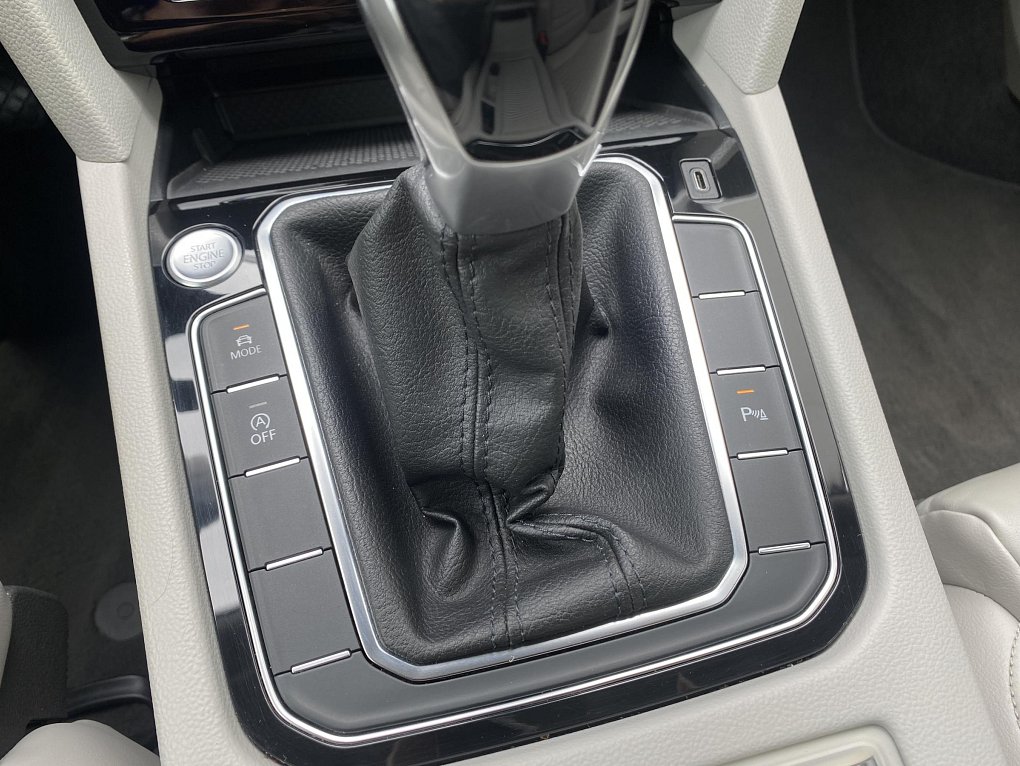 Volkswagen Passat 2.0 TDi Elegance