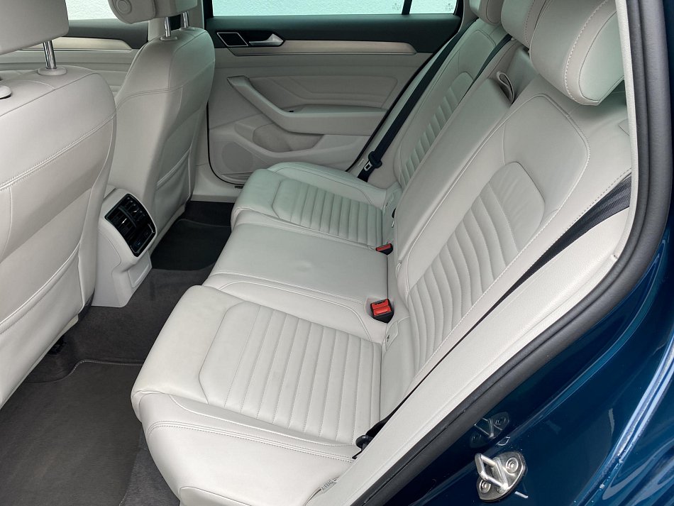 Volkswagen Passat 2.0 TDi Elegance