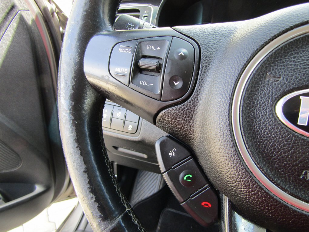 Kia Carens 1.7 CRDi 
