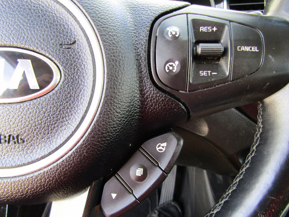 Kia Carens 1.7 CRDi 