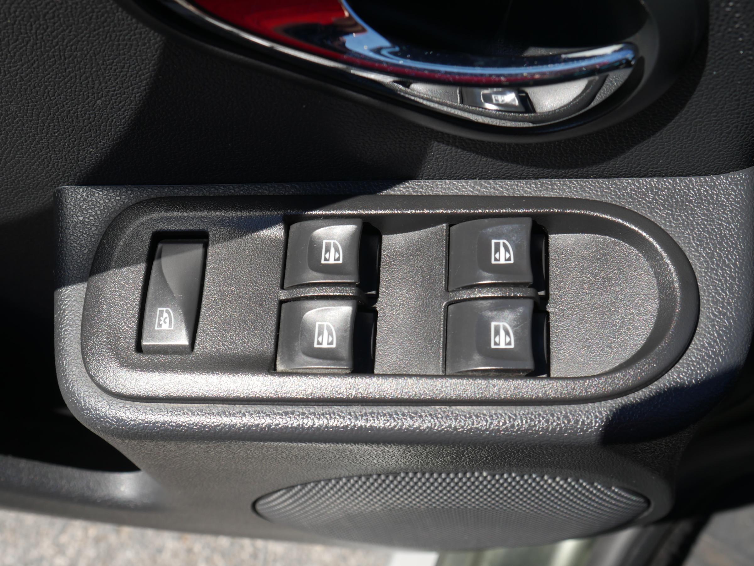 Dacia Duster, 2015 - pohled č. 12