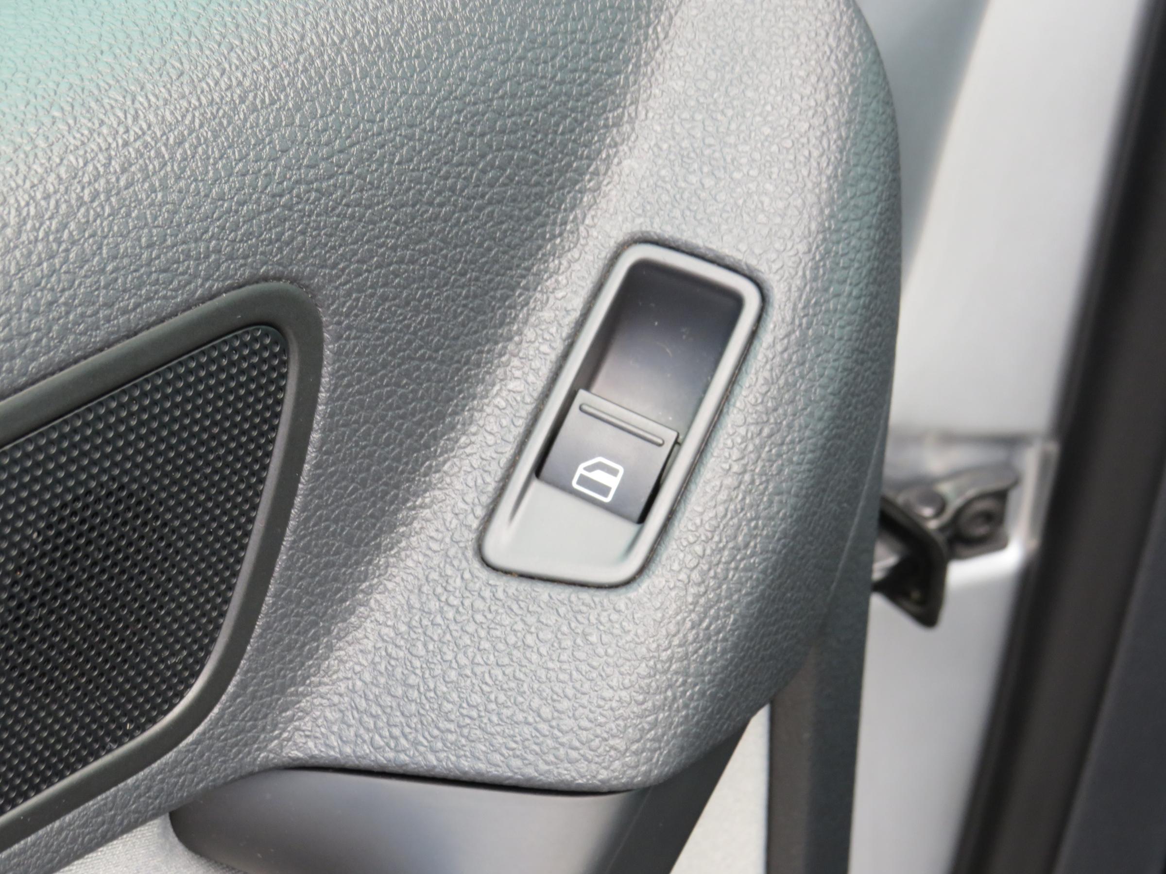 Volkswagen Tiguan, 2010 - pohled č. 13