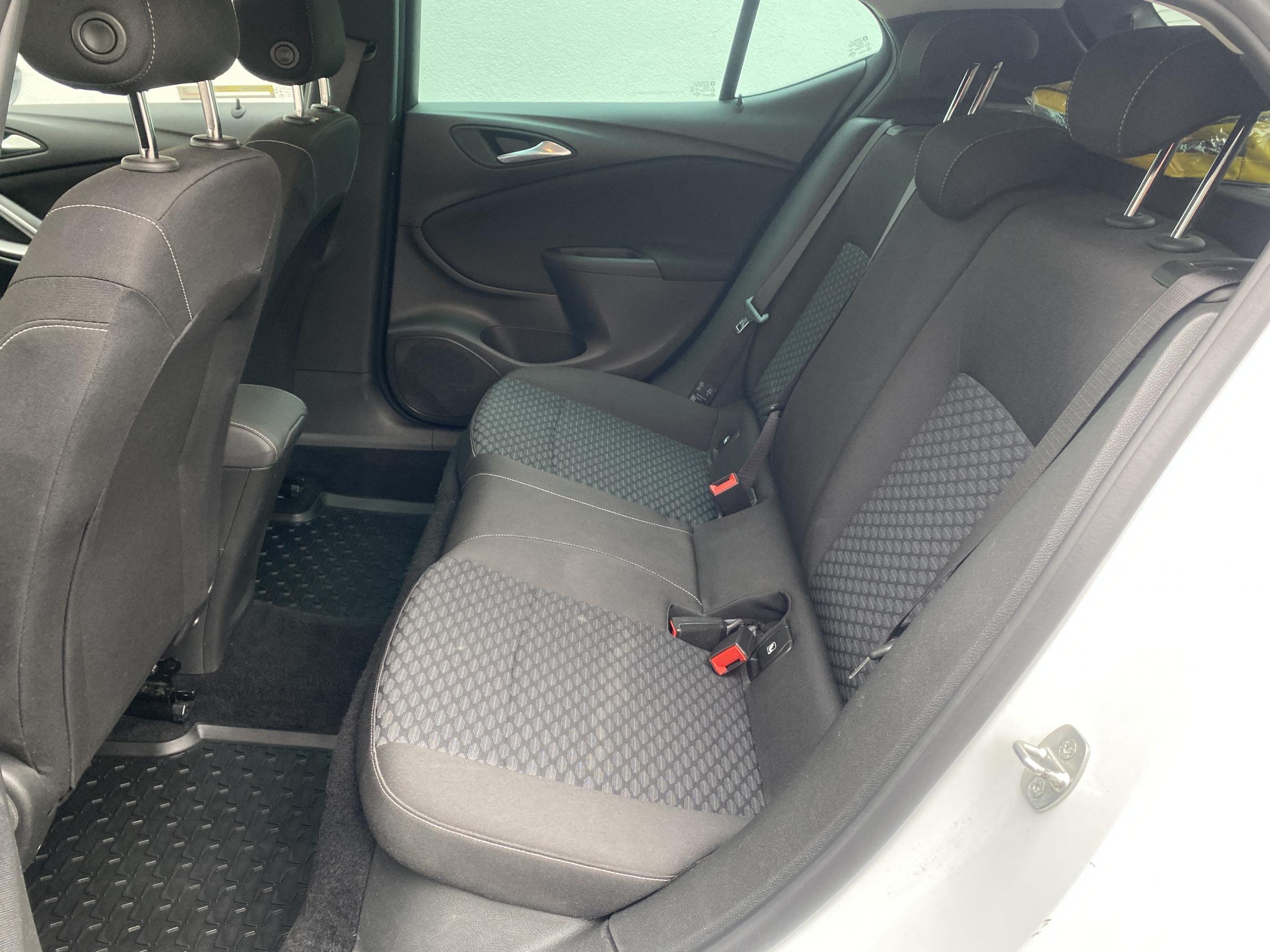 Opel Astra, 2019 - pohled č. 10