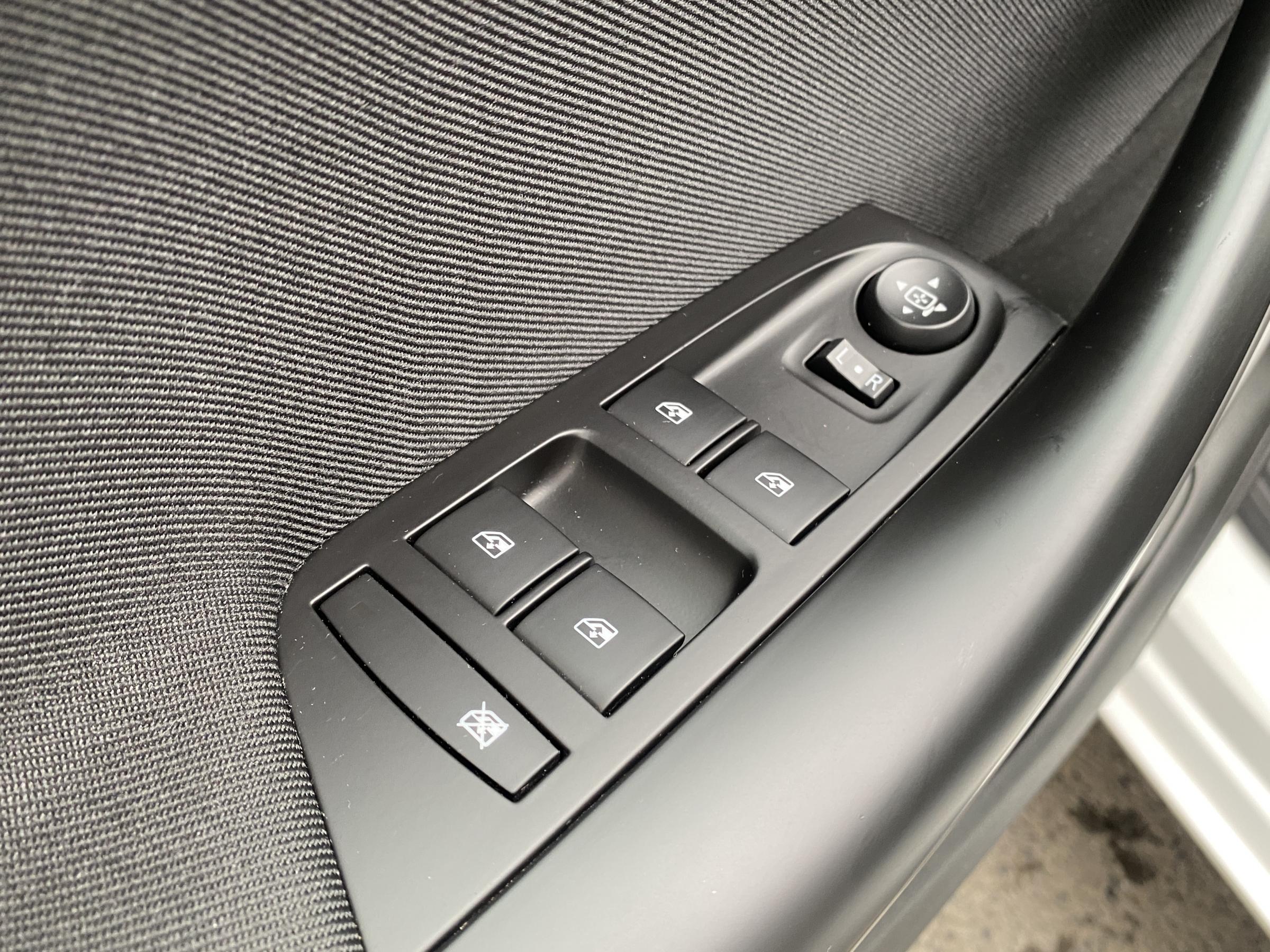 Opel Astra, 2019 - pohled č. 13