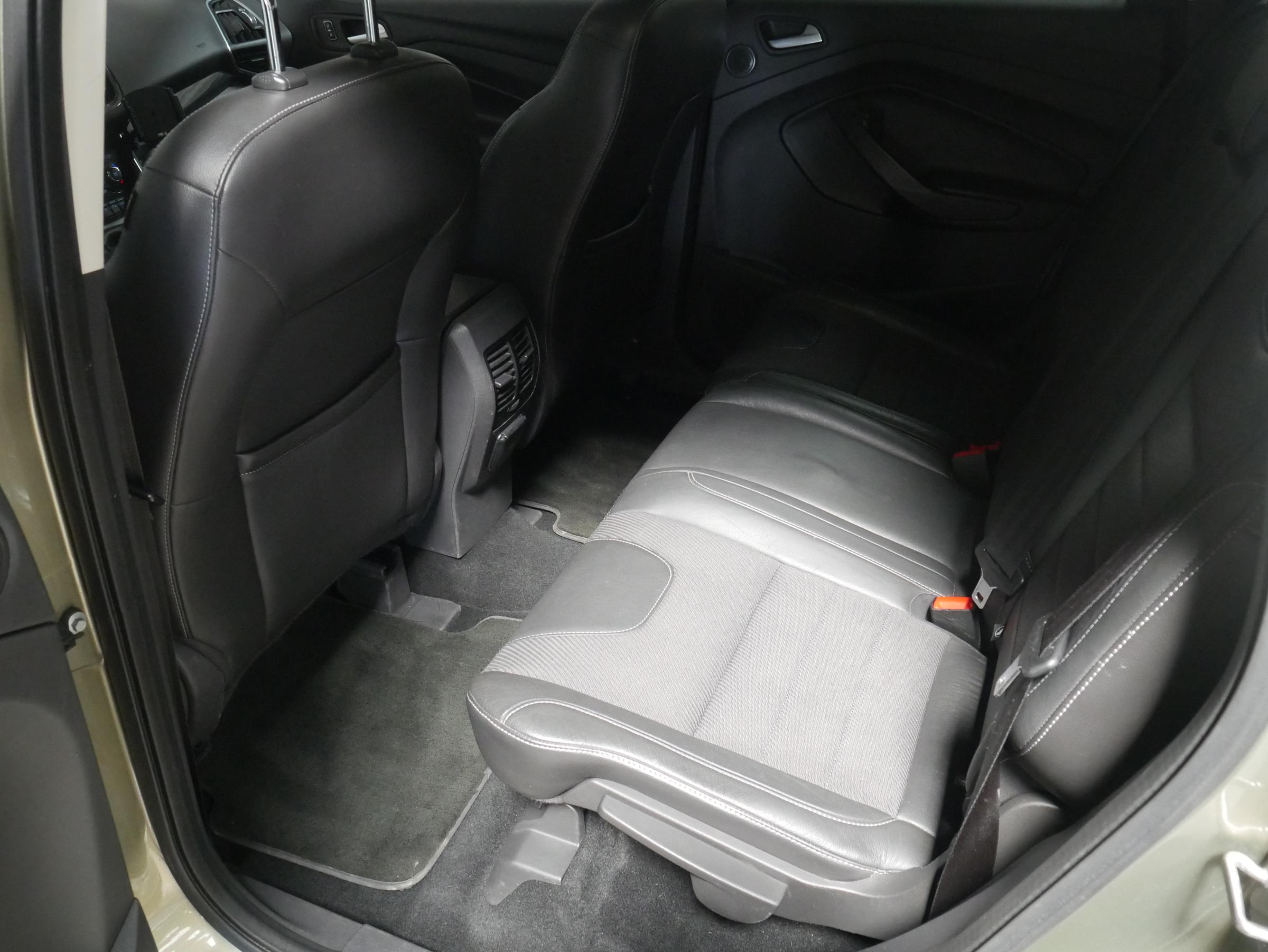 Ford Kuga, 2013 - pohled č. 10