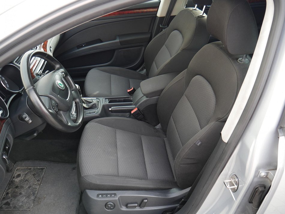 Škoda Superb II 2.0 TDi Elegance