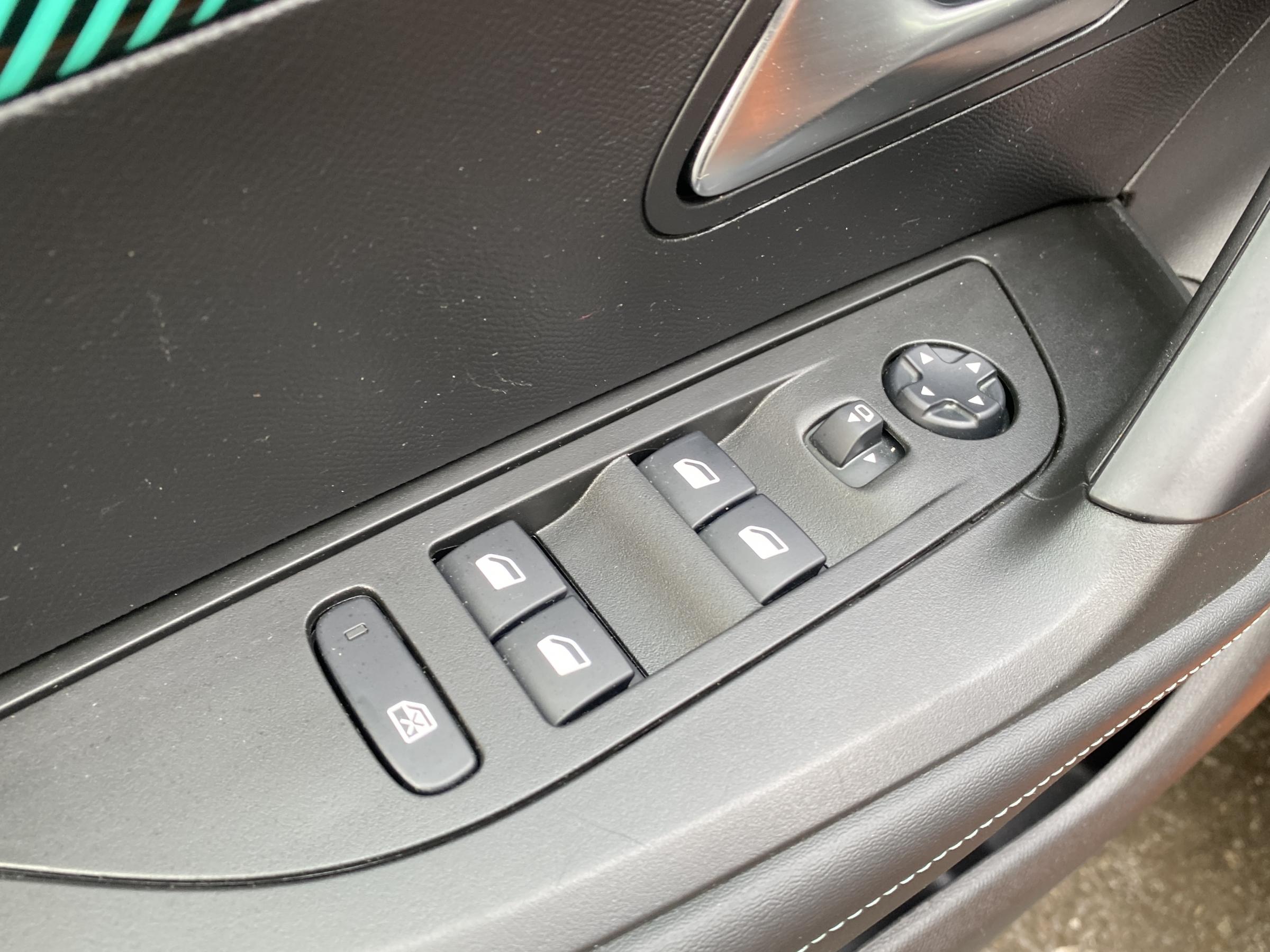 Peugeot 2008, 2021 - pohled č. 13