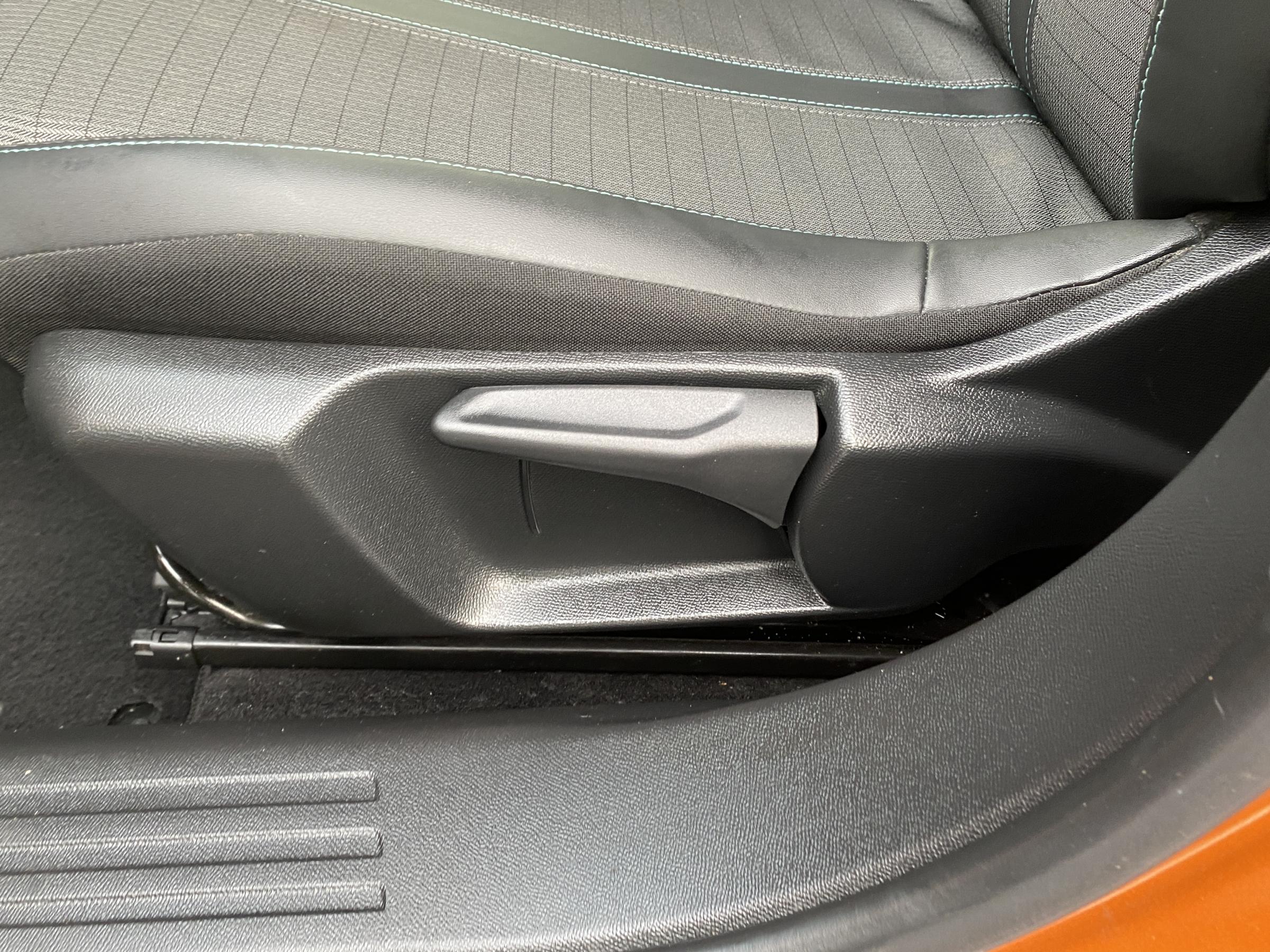 Peugeot 2008, 2021 - pohled č. 14