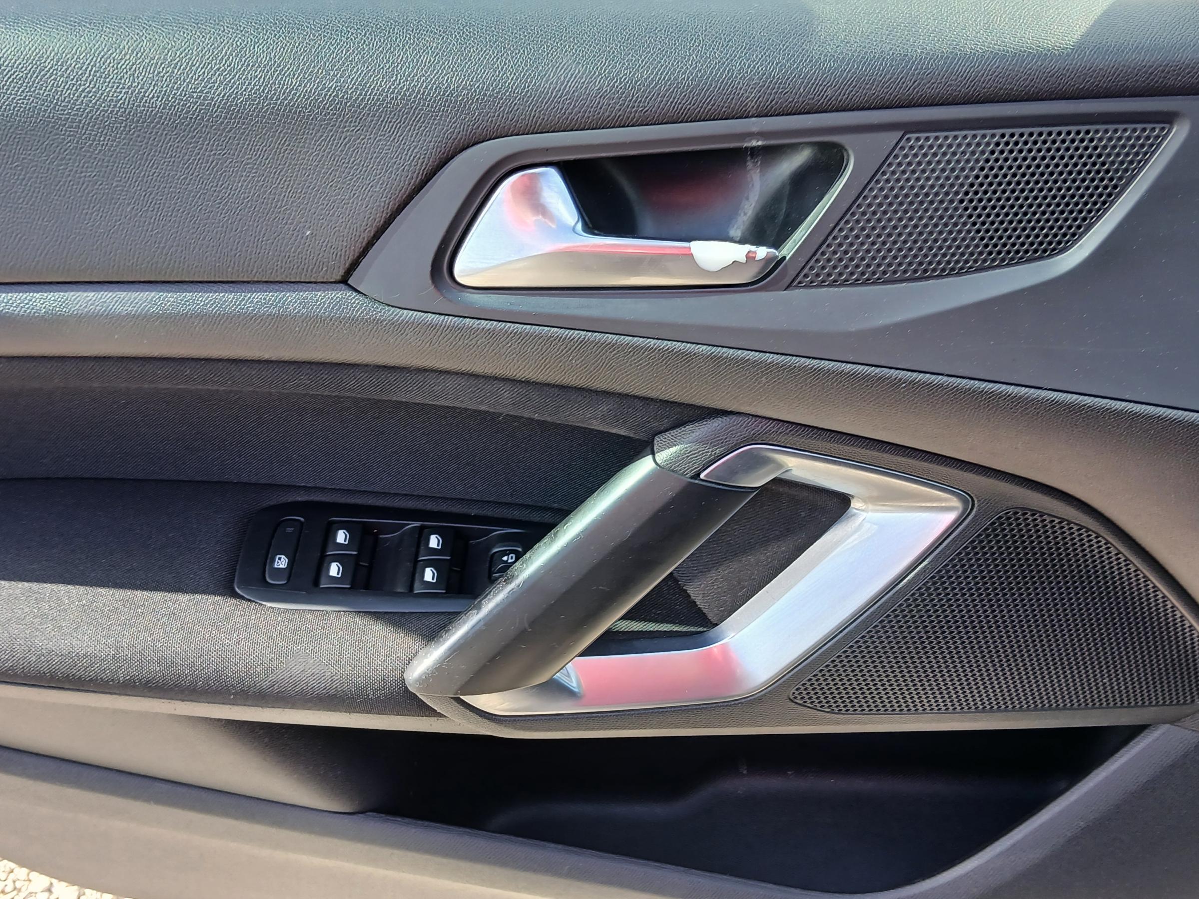 Peugeot 308, 2015 - pohled č. 11