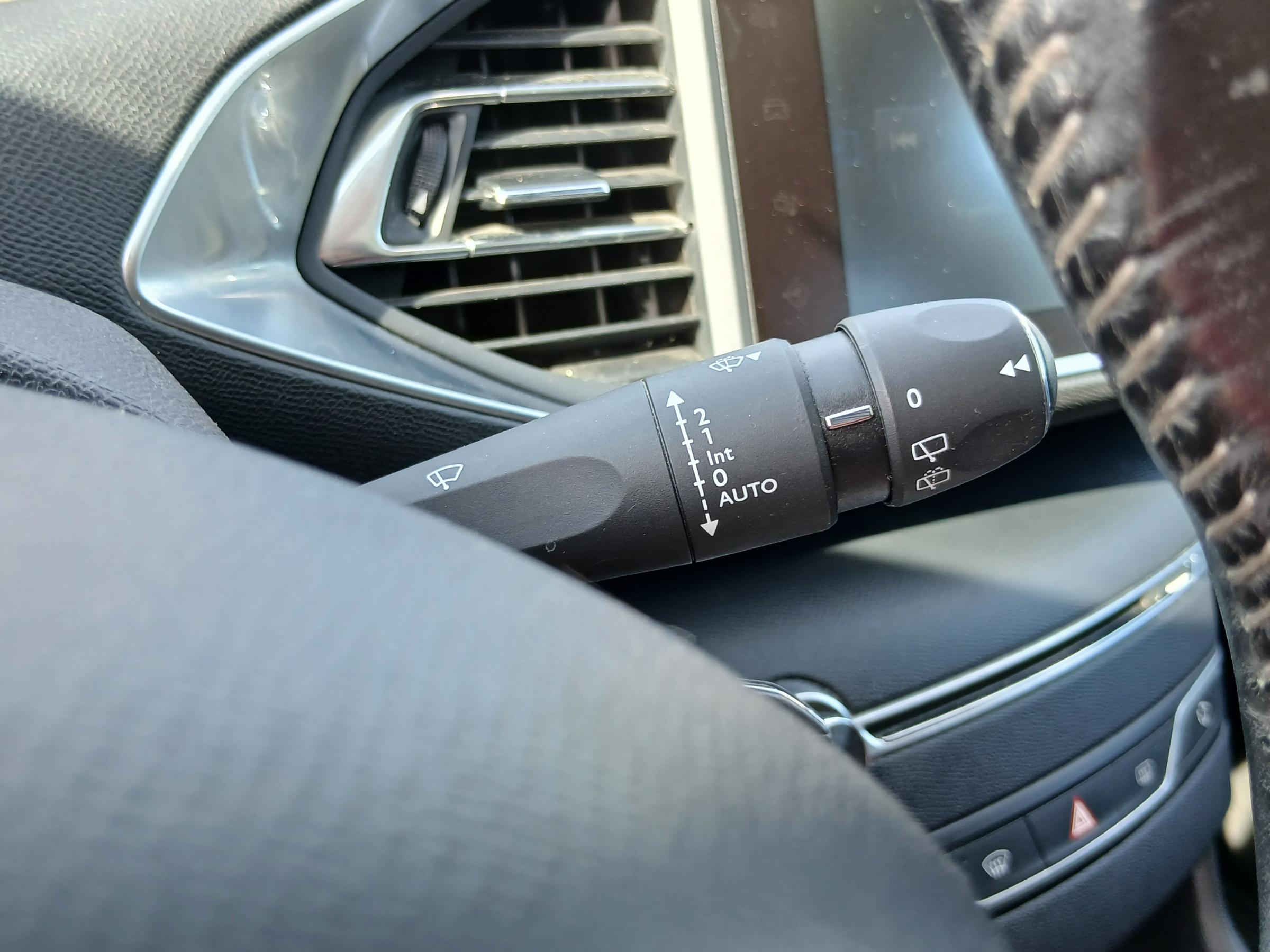 Peugeot 308, 2015 - pohled č. 14