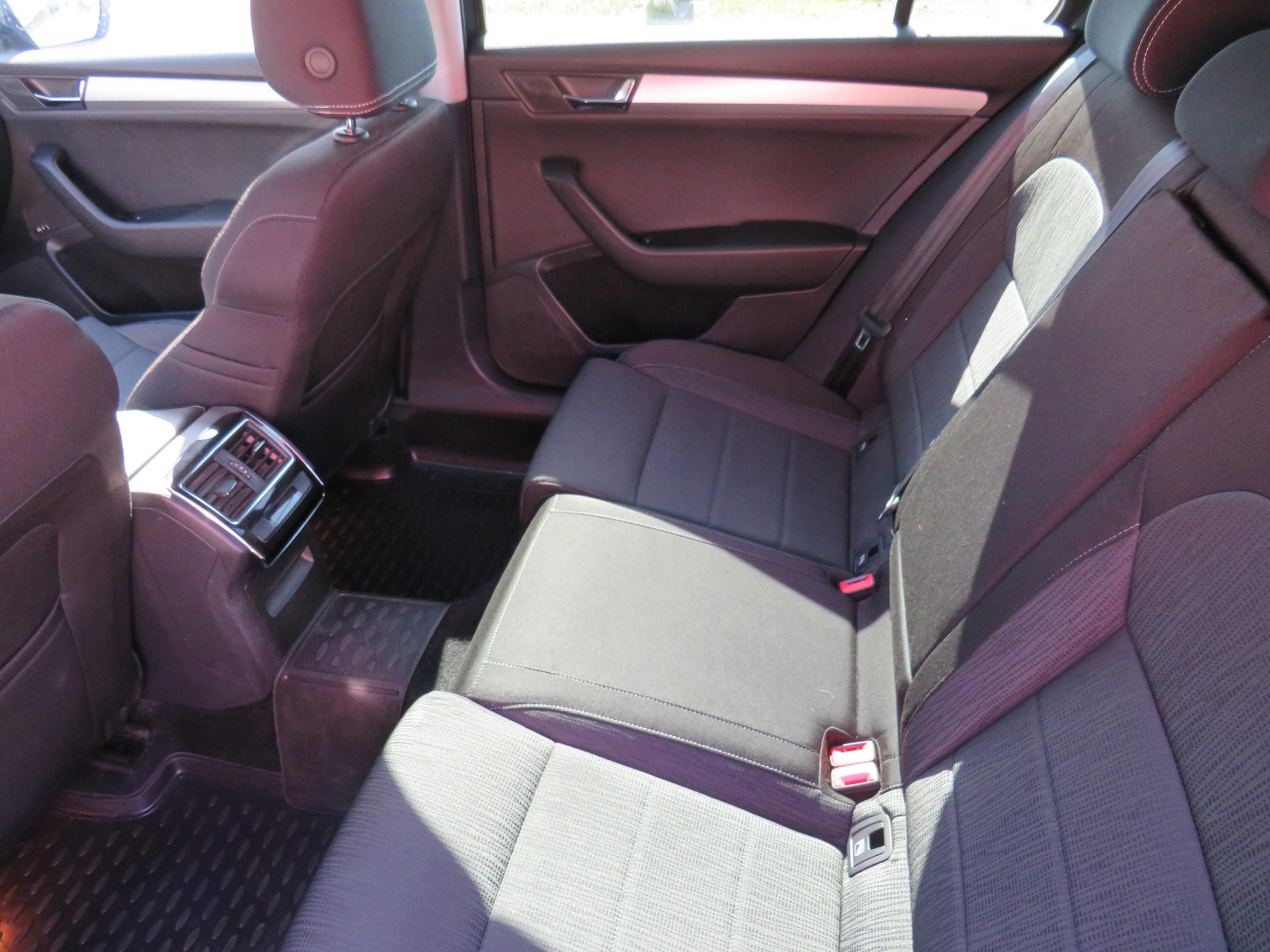 Škoda Superb III, 2018 - pohled č. 11