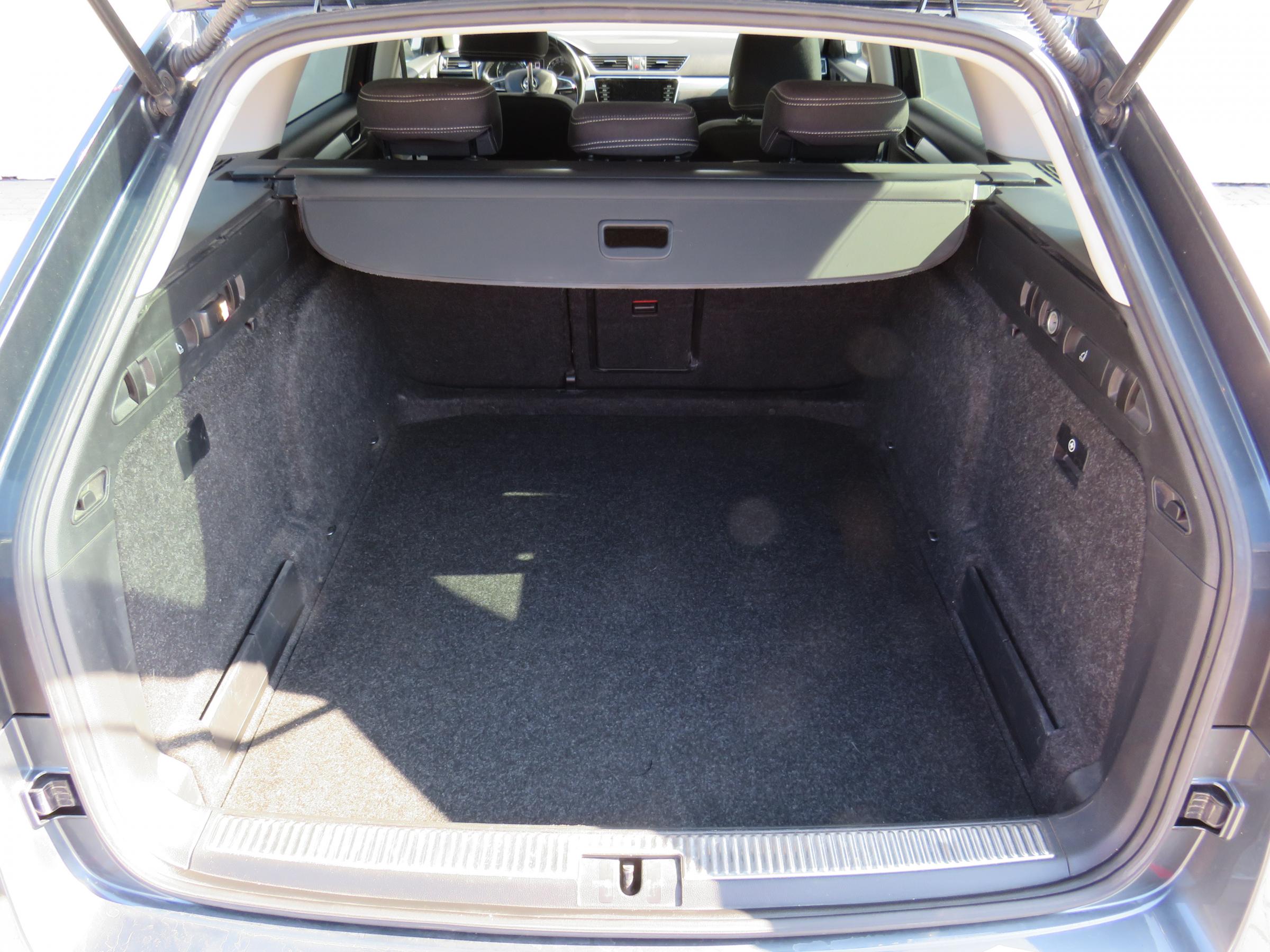 Škoda Superb III, 2018 - pohled č. 7
