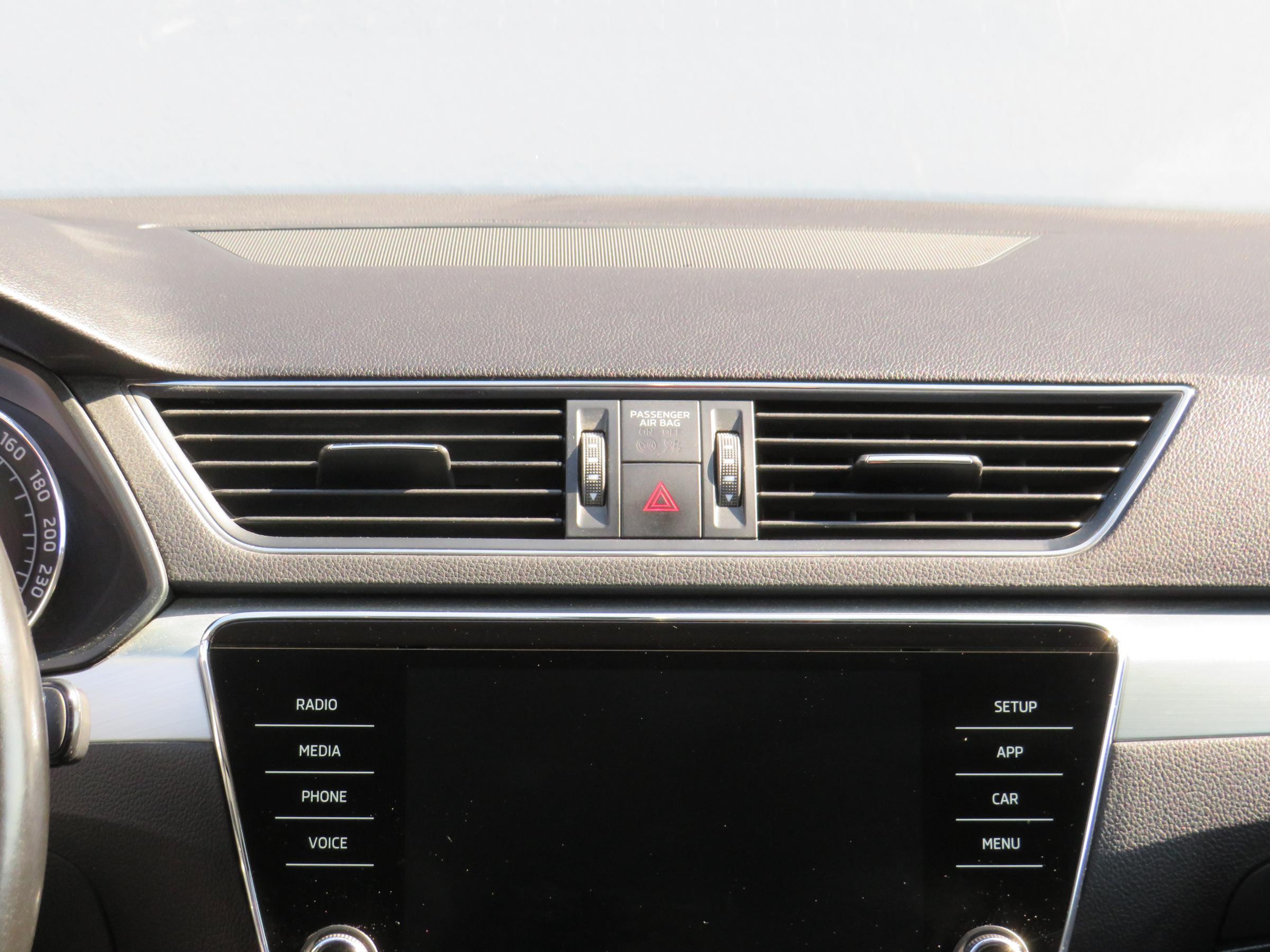 Škoda Superb III, 2018 - pohled č. 9