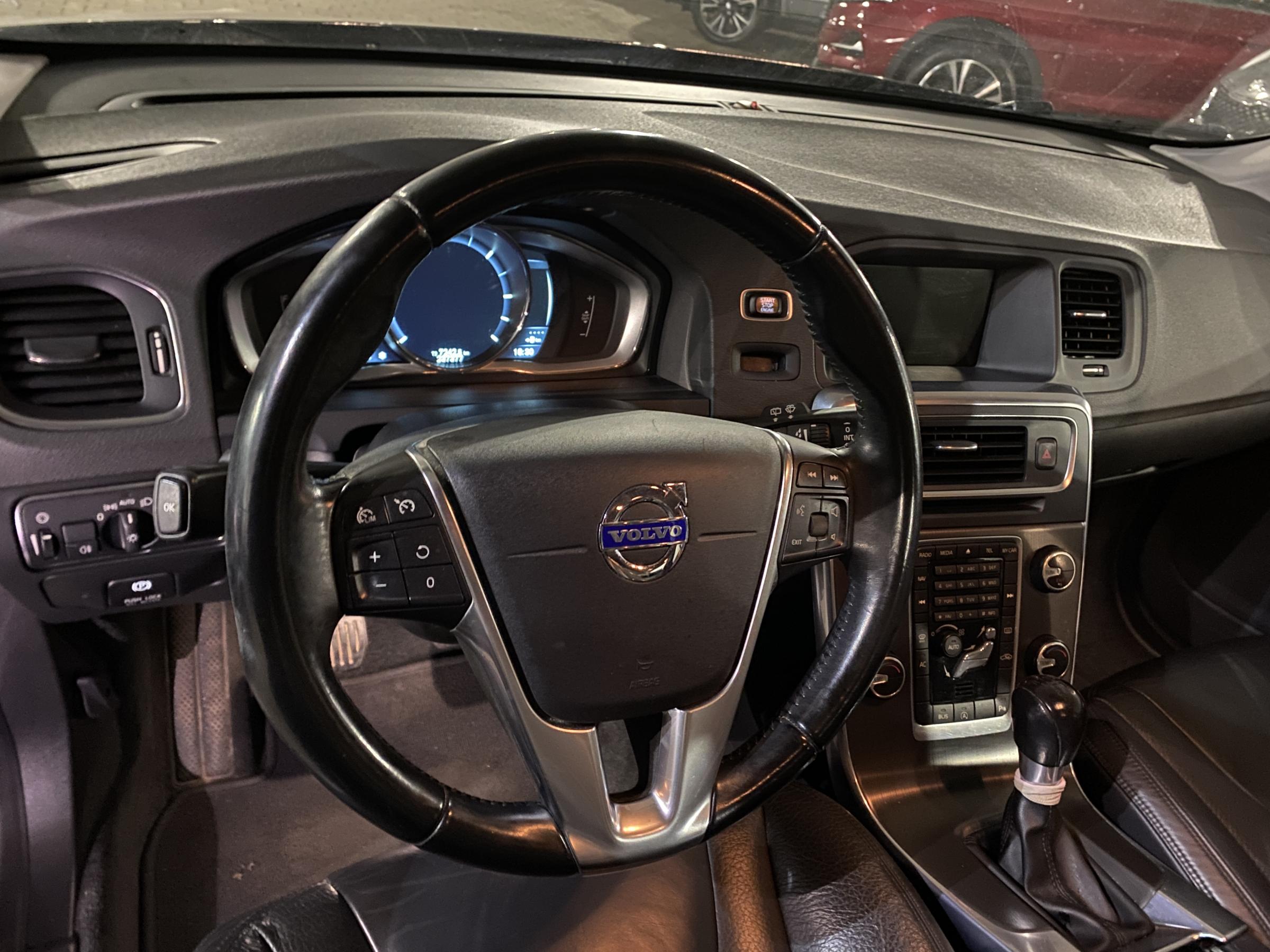 Volvo V60, 2013 - pohled č. 13