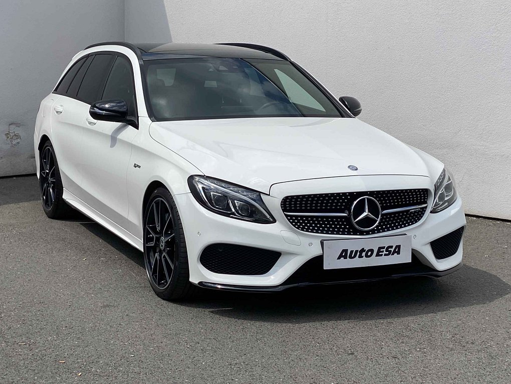 Mercedes-Benz Třída C 3.0 Biturbo AMG C450 4Matic