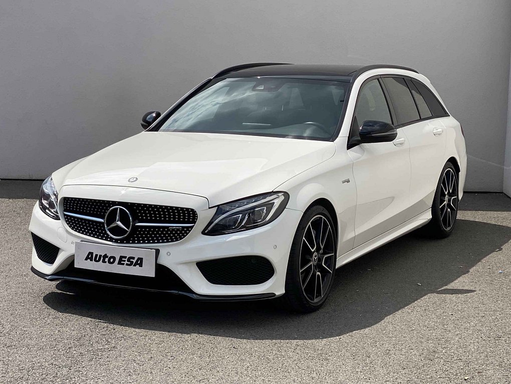 Mercedes-Benz Třída C 3.0 Biturbo AMG C450 4Matic