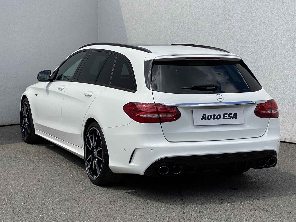 Mercedes-Benz Třída C 3.0 Biturbo AMG C450 4Matic