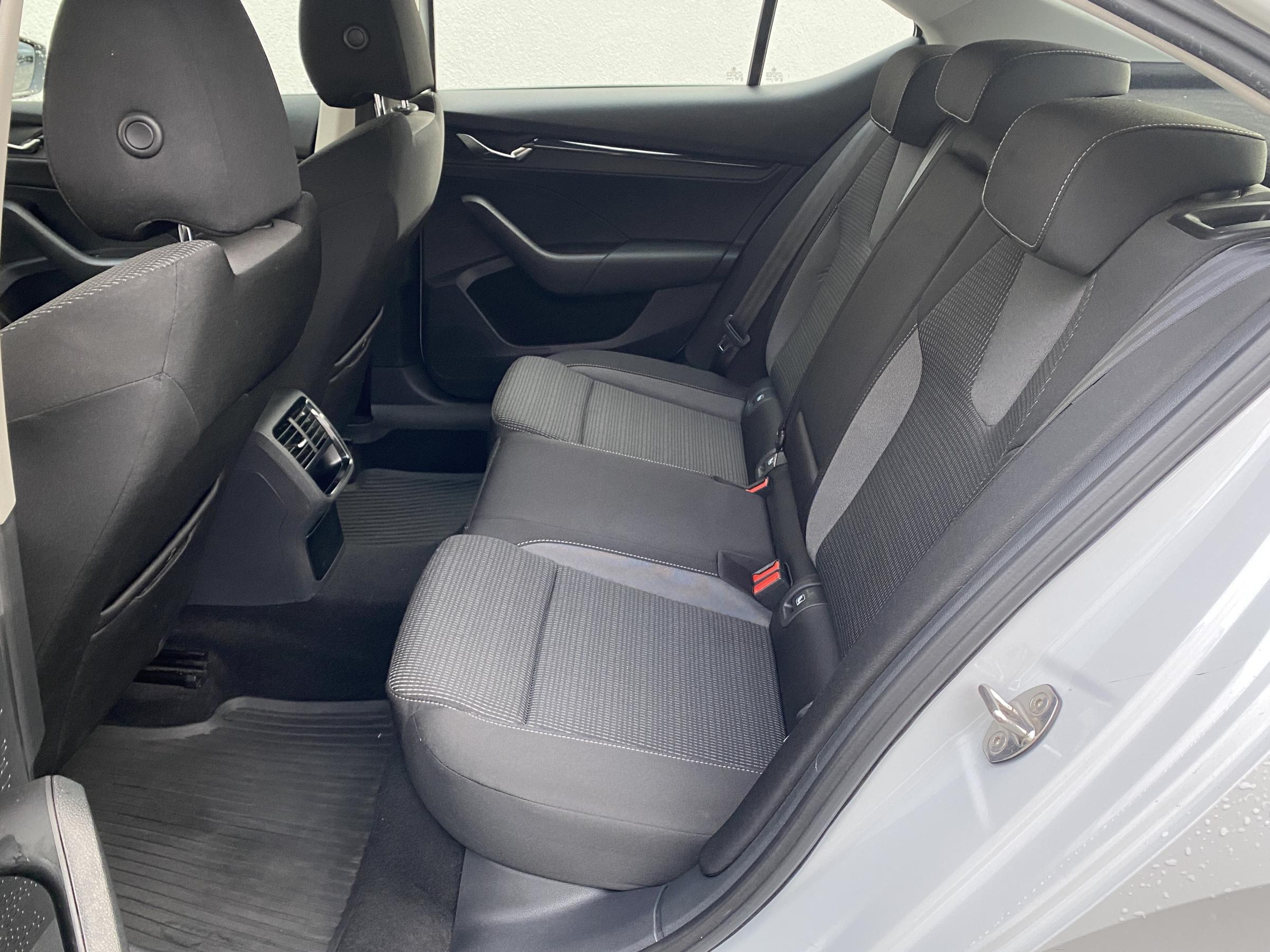 Škoda Octavia IV, 2021 - pohled č. 10