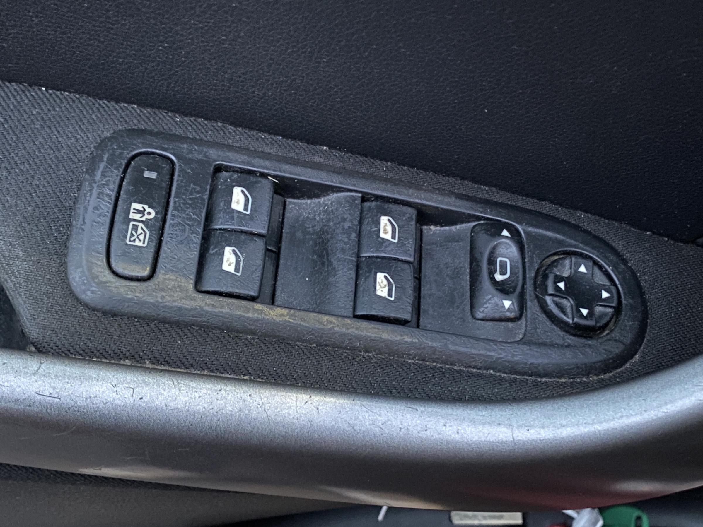 Peugeot 308, 2008 - pohled č. 11