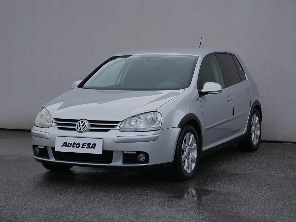 Volkswagen Golf 1.6FSi 