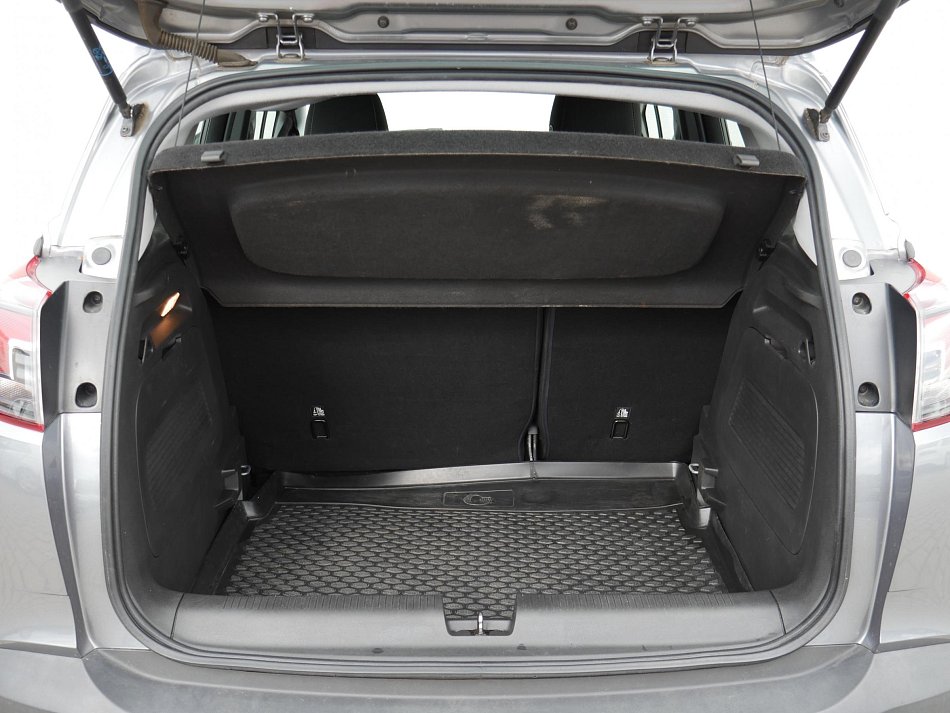 Opel Crossland X 1.2 i 