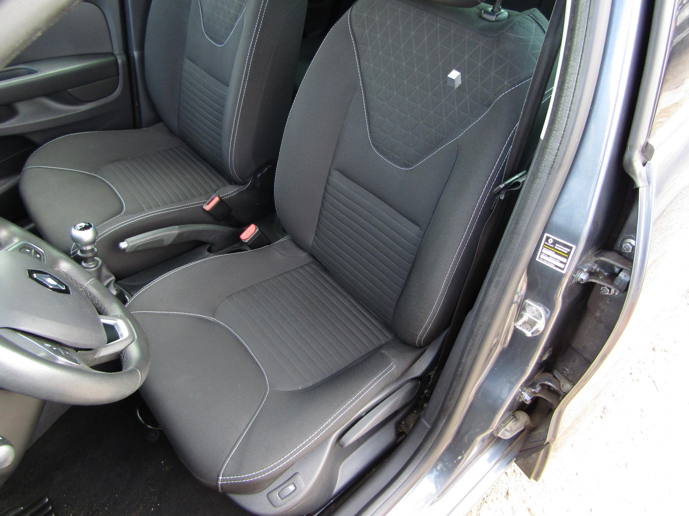 Renault Clio, 2016 - pohled č. 10