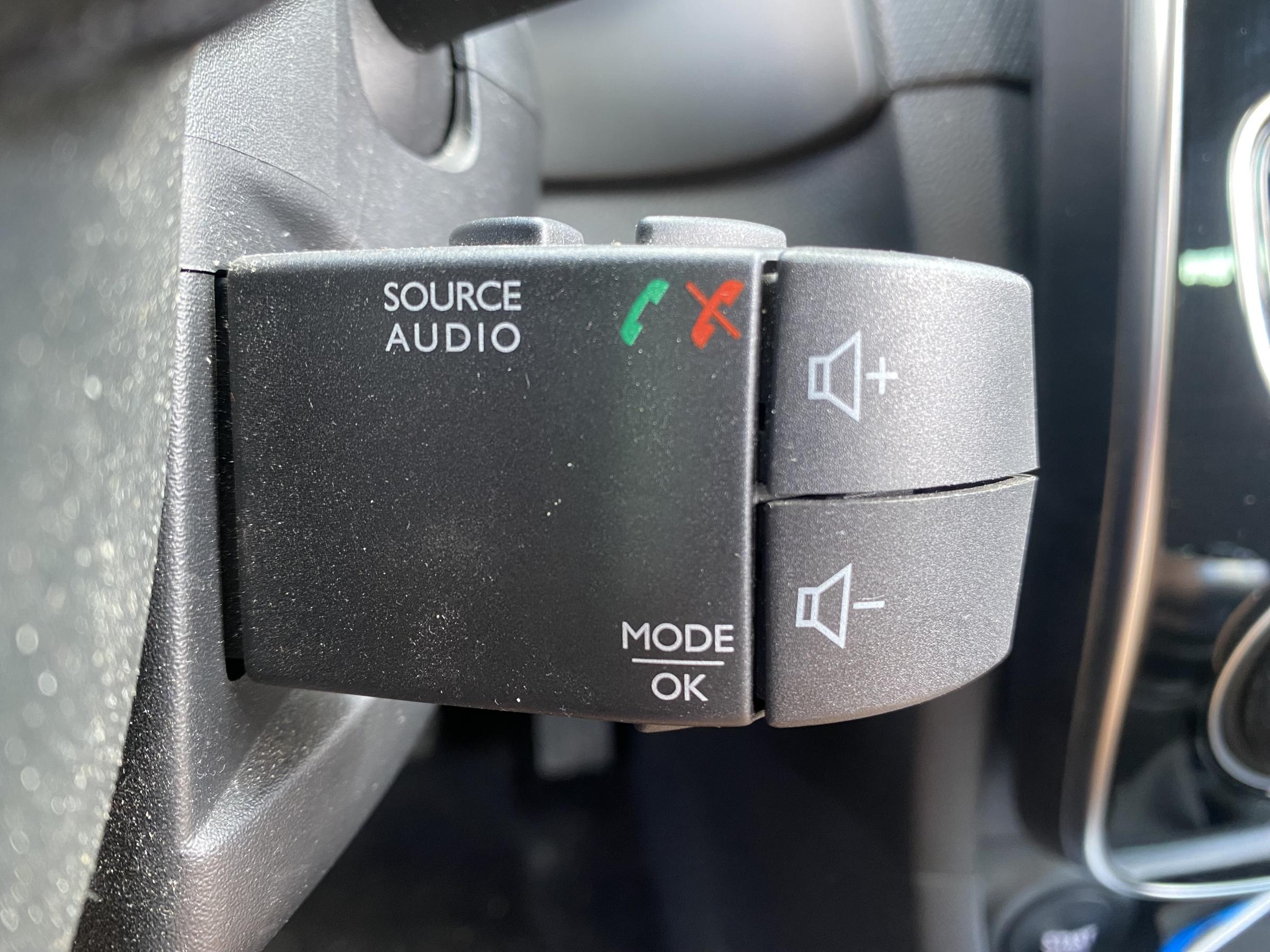 Renault Clio, 2016 - pohled č. 18