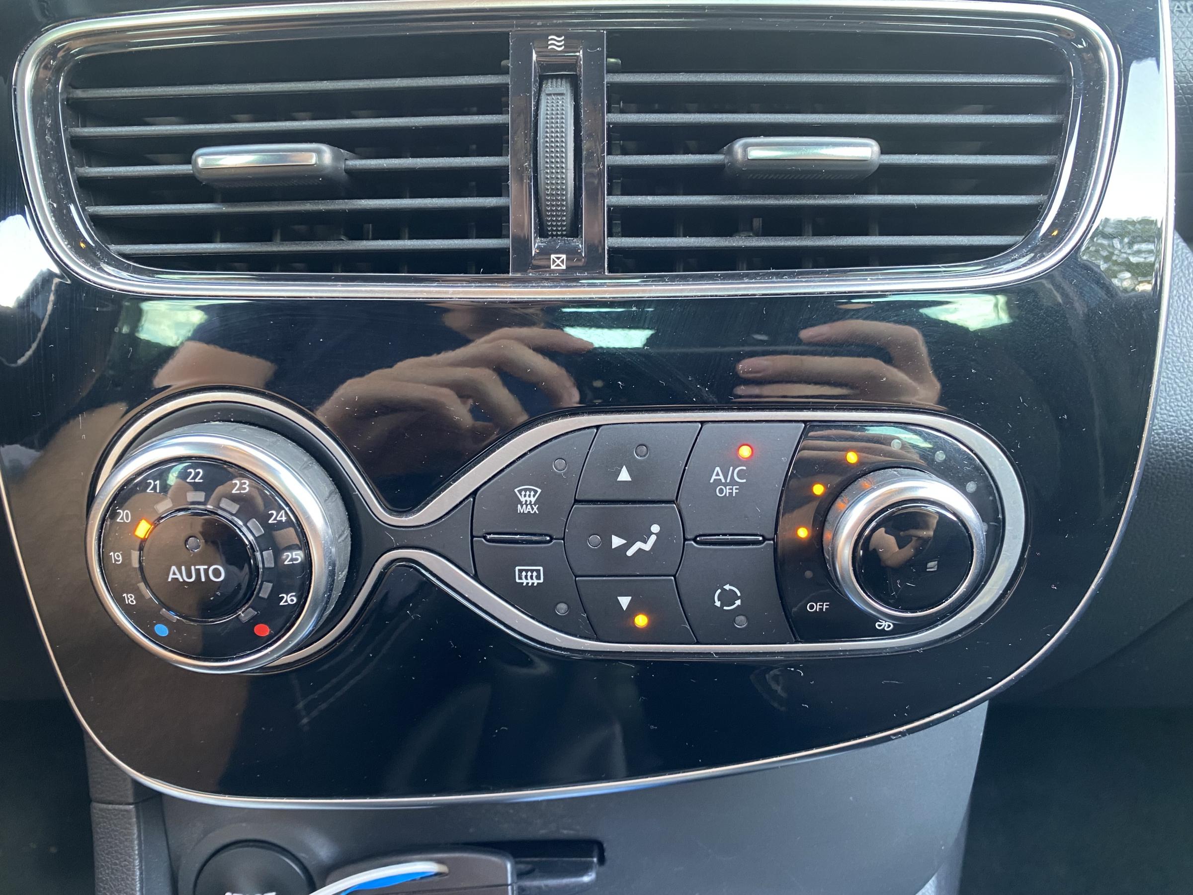 Renault Clio, 2016 - pohled č. 21