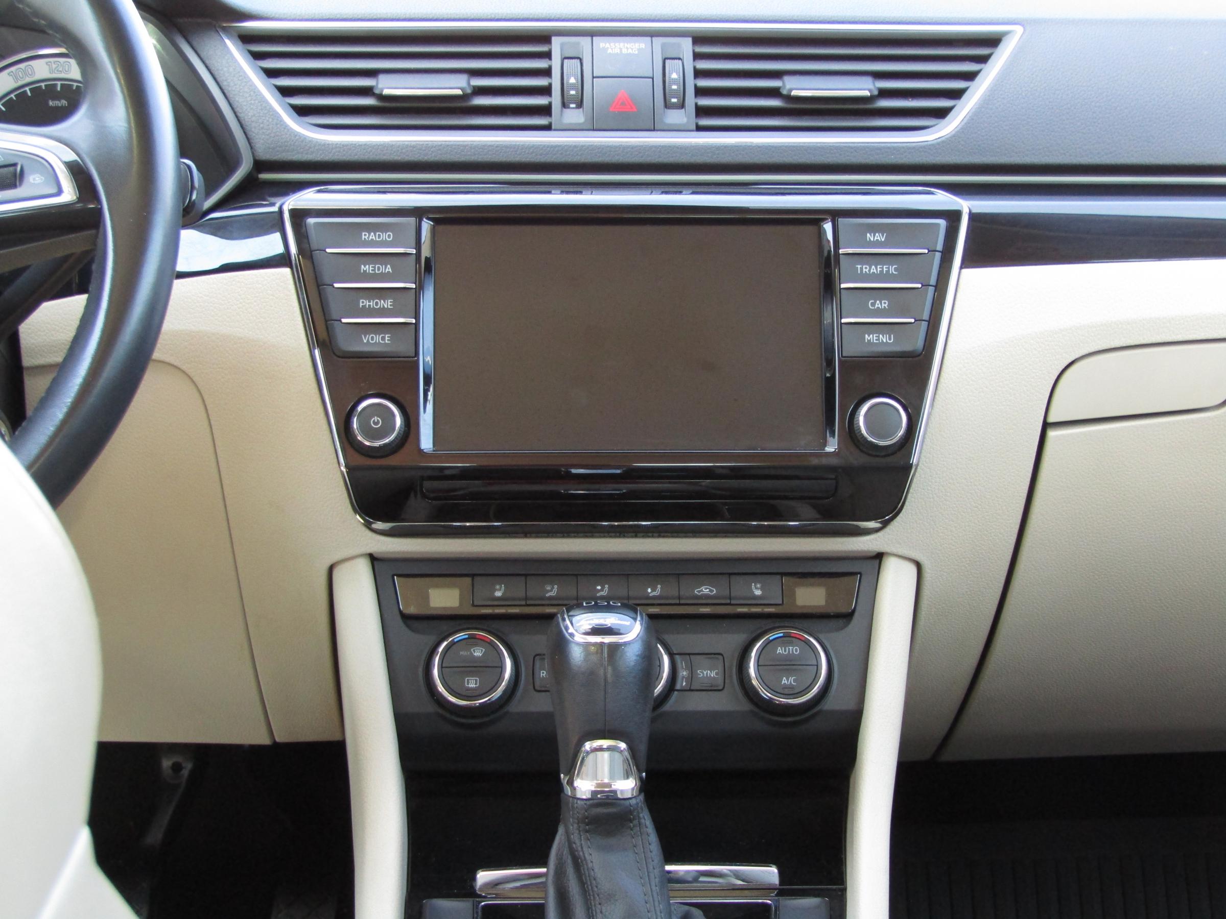 Škoda Superb III, 2016 - pohled č. 9