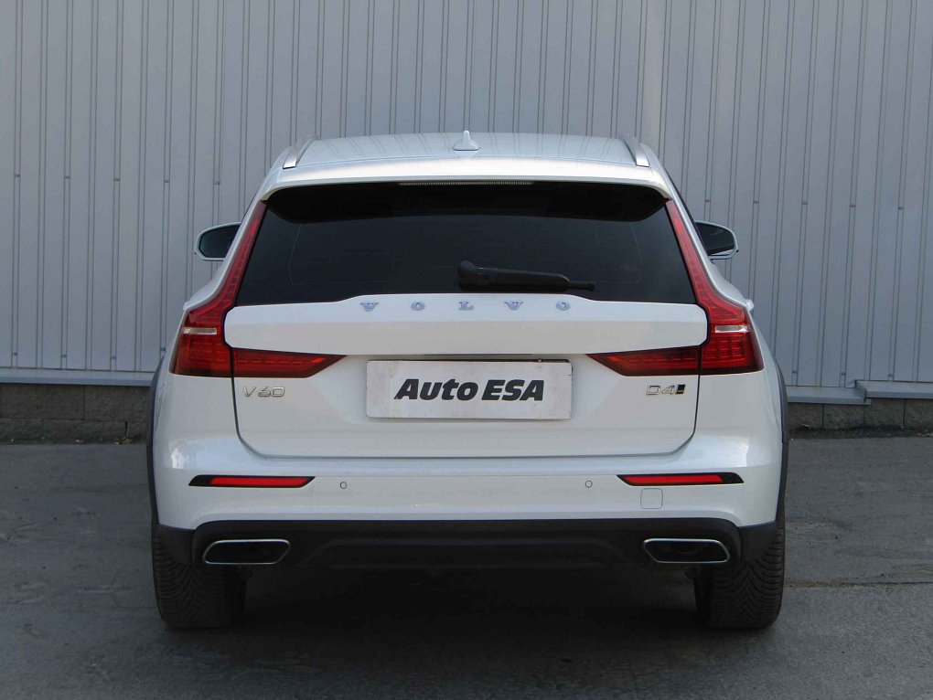 Volvo V60 2.0 D4 Cross Country 4x4