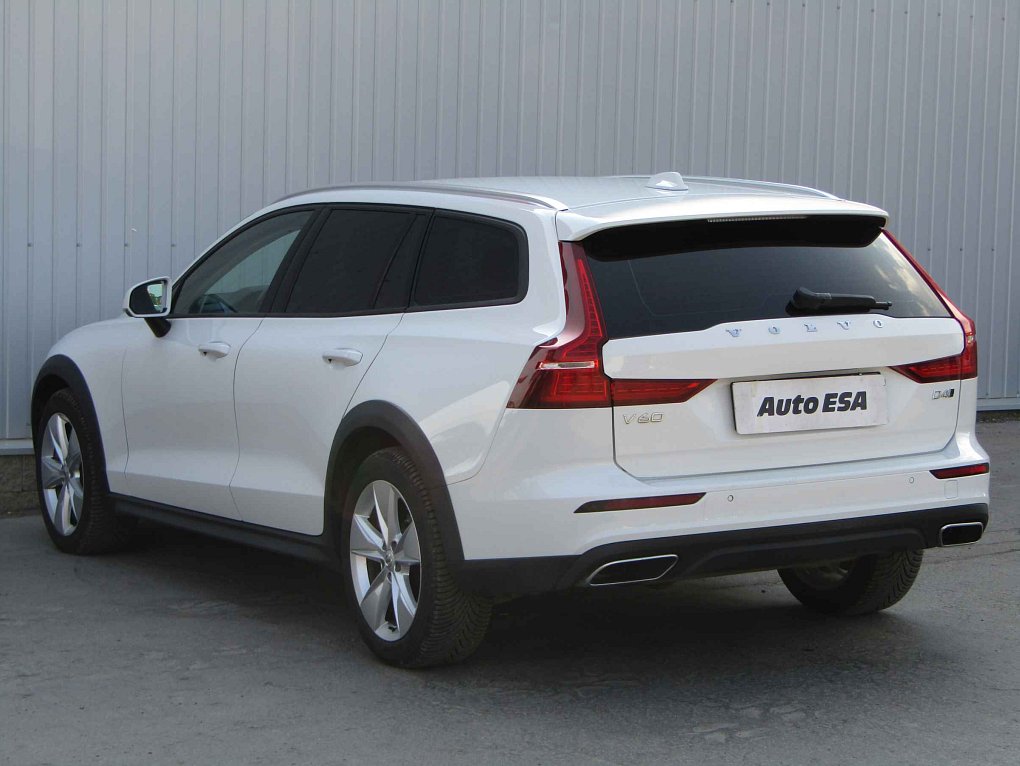 Volvo V60 2.0 D4 Cross Country 4x4