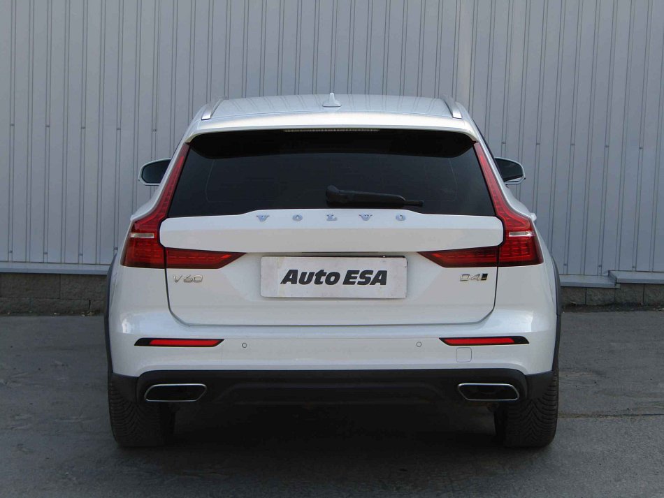 Volvo V60 2.0 D4 Cross Country 4x4