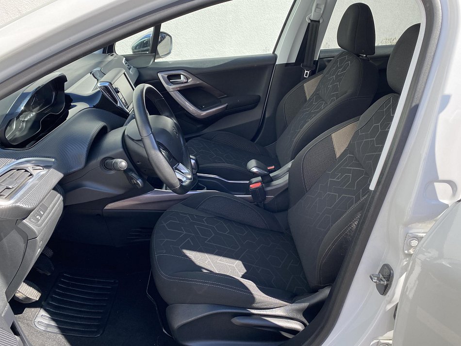 Peugeot 2008 1.2 PT Style