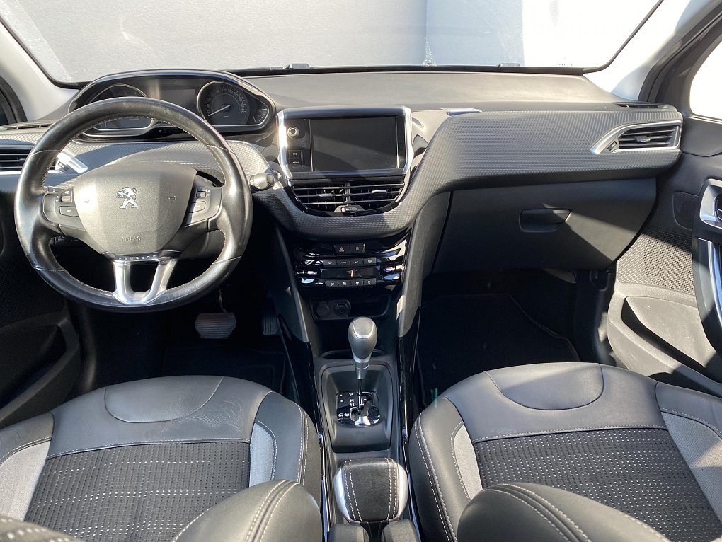 Peugeot 2008 1.2PT Allure
